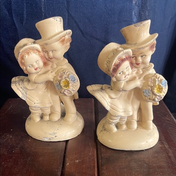 Vintage Cream Bookends with Figurines - Picture 2 of 9